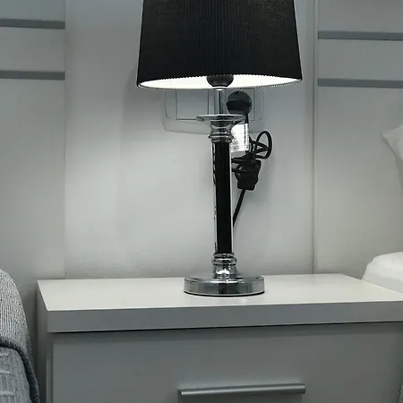 Casa Blanco Negro Daniel Коральео